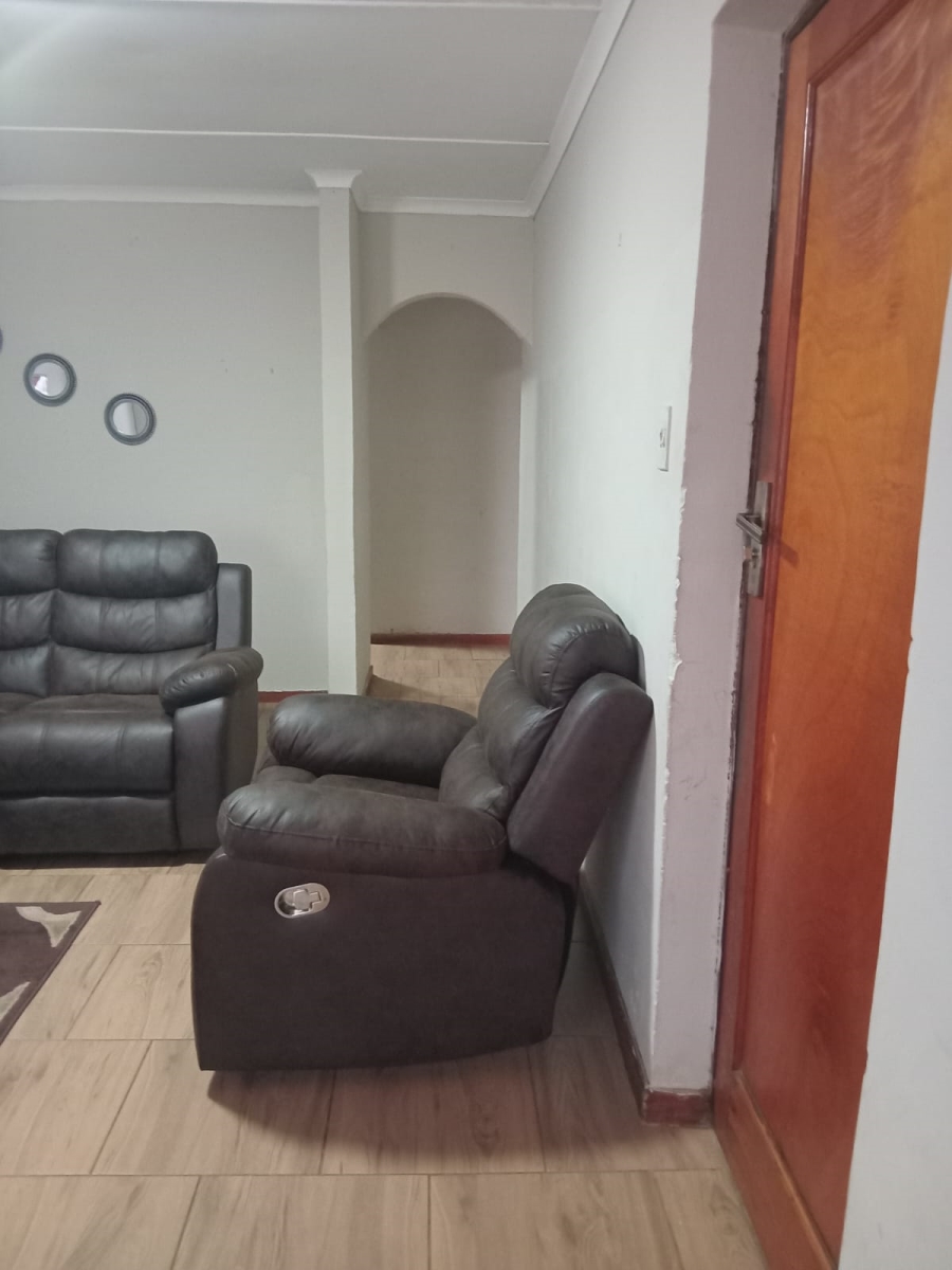 2 Bedroom Property for Sale in Kwa Nobuhle Eastern Cape